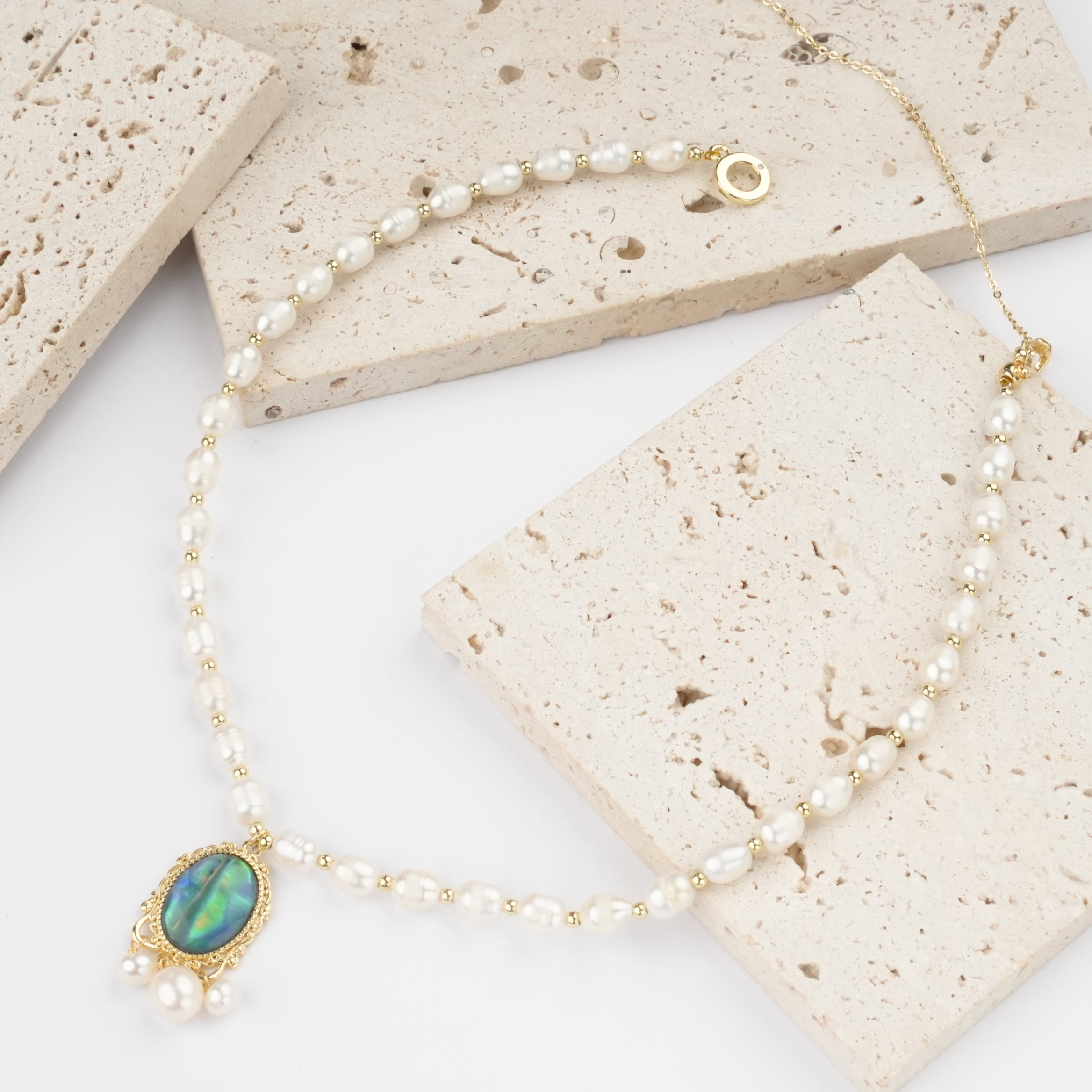 Ocean Glow Pearl Pendant Necklace