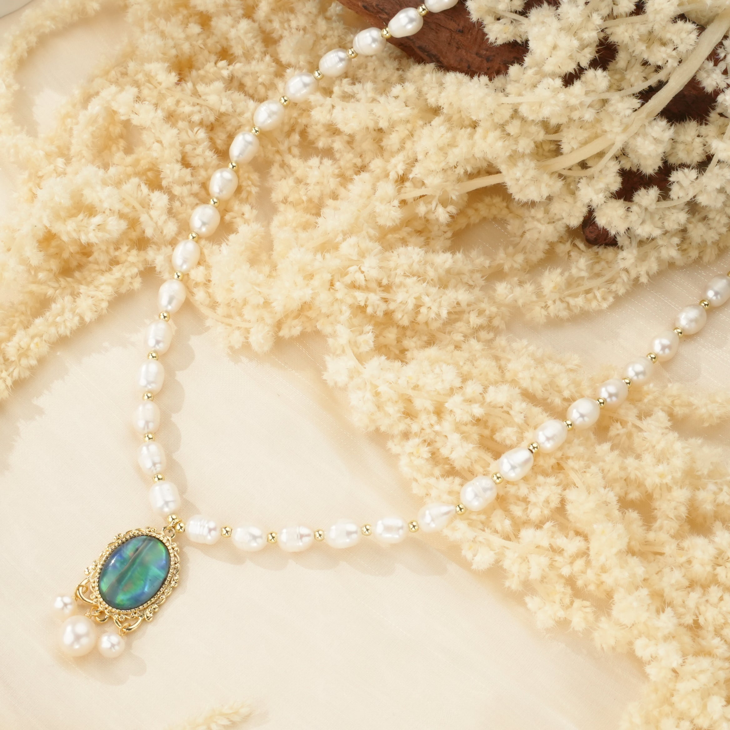 Ocean Glow Pearl Pendant Necklace