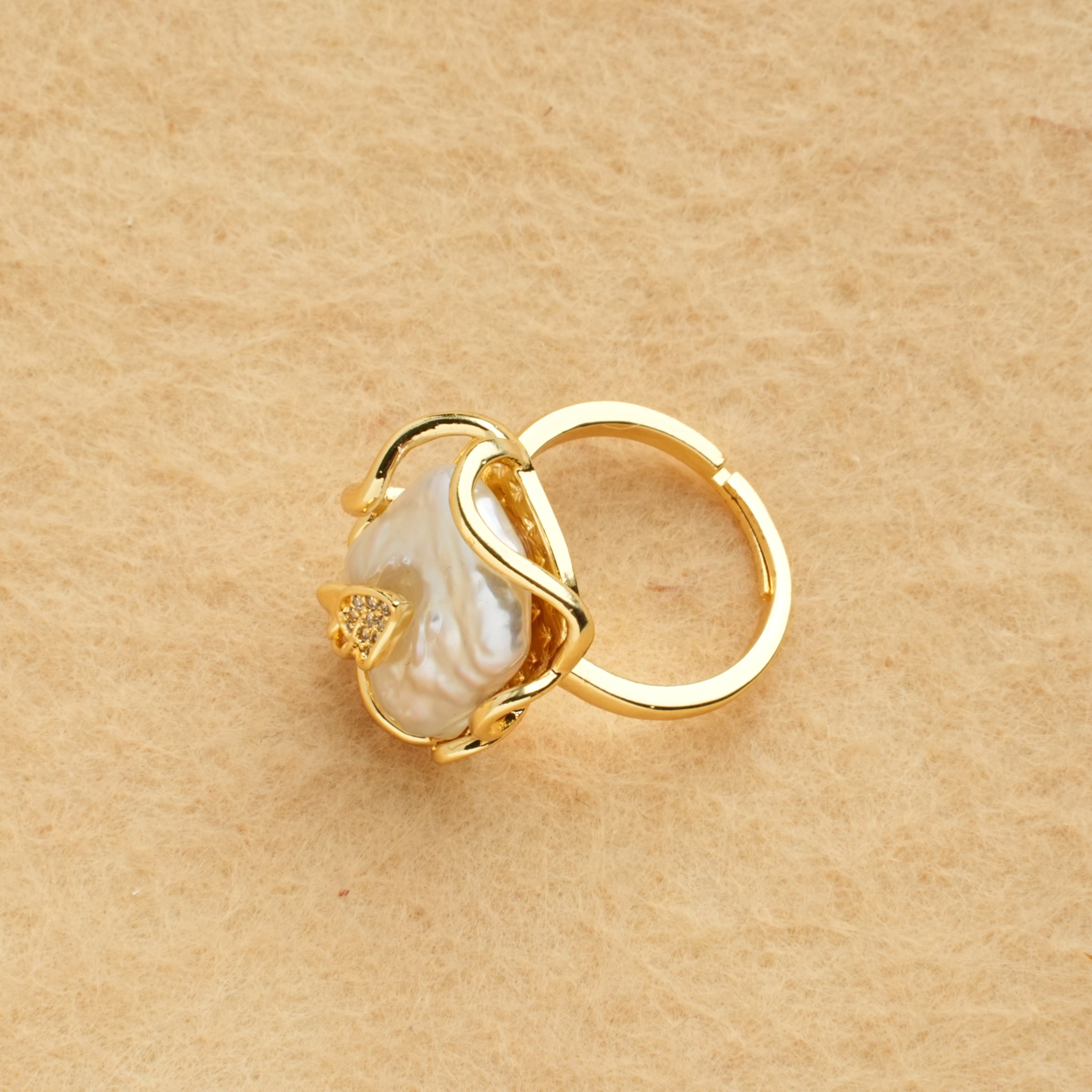 Natural Baroque Pearl Leaf Ring